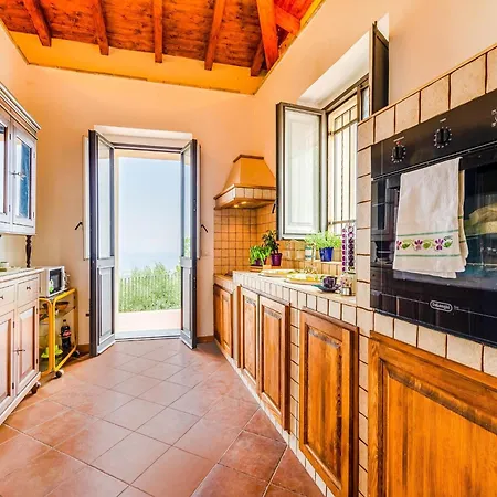 With Pool And Panoramic Surroundings Villa Mascali