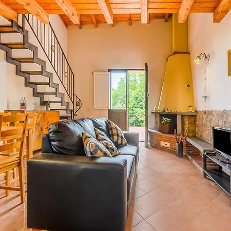 Villa With Pool And Panoramic Surroundings