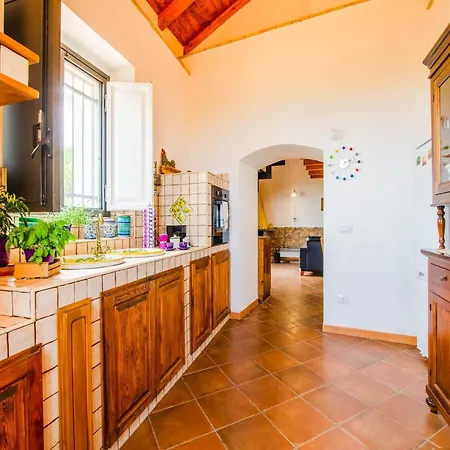 Villa With Pool And Panoramic Surroundings