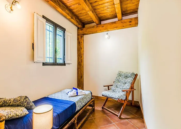 With Pool And Panoramic Surroundings Mascali