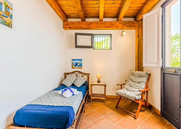 With Pool And Panoramic Surroundings Villa *