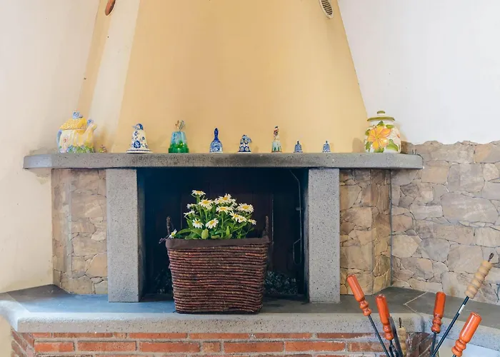 Villa With Pool And Panoramic Surroundings