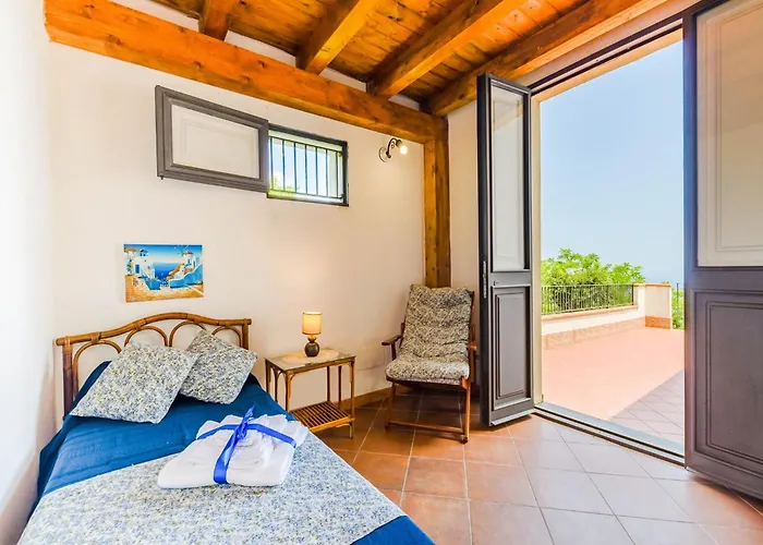 With Pool And Panoramic Surroundings Villa *